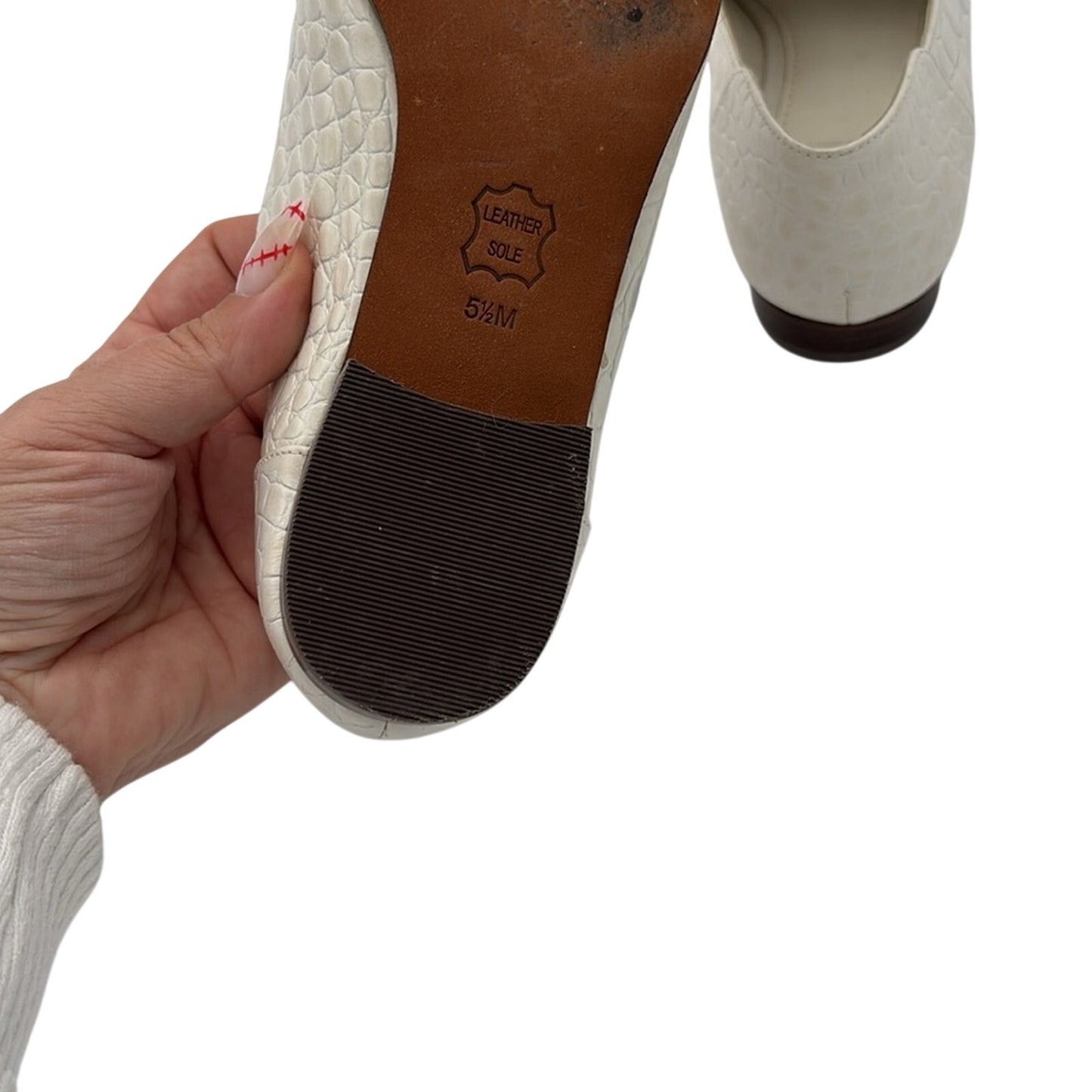 Tory Burch Jessa White Croc Embossed Elegant White Loafers with Gold Chain 5.5