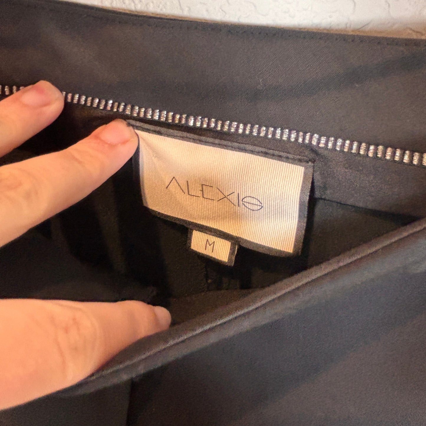 ALEXIS Women's Intermix Novata Black Embroidered Cropped Dress Pants Medium